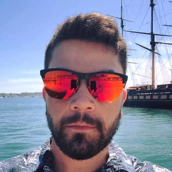 Poshmark profile picture for @ilton